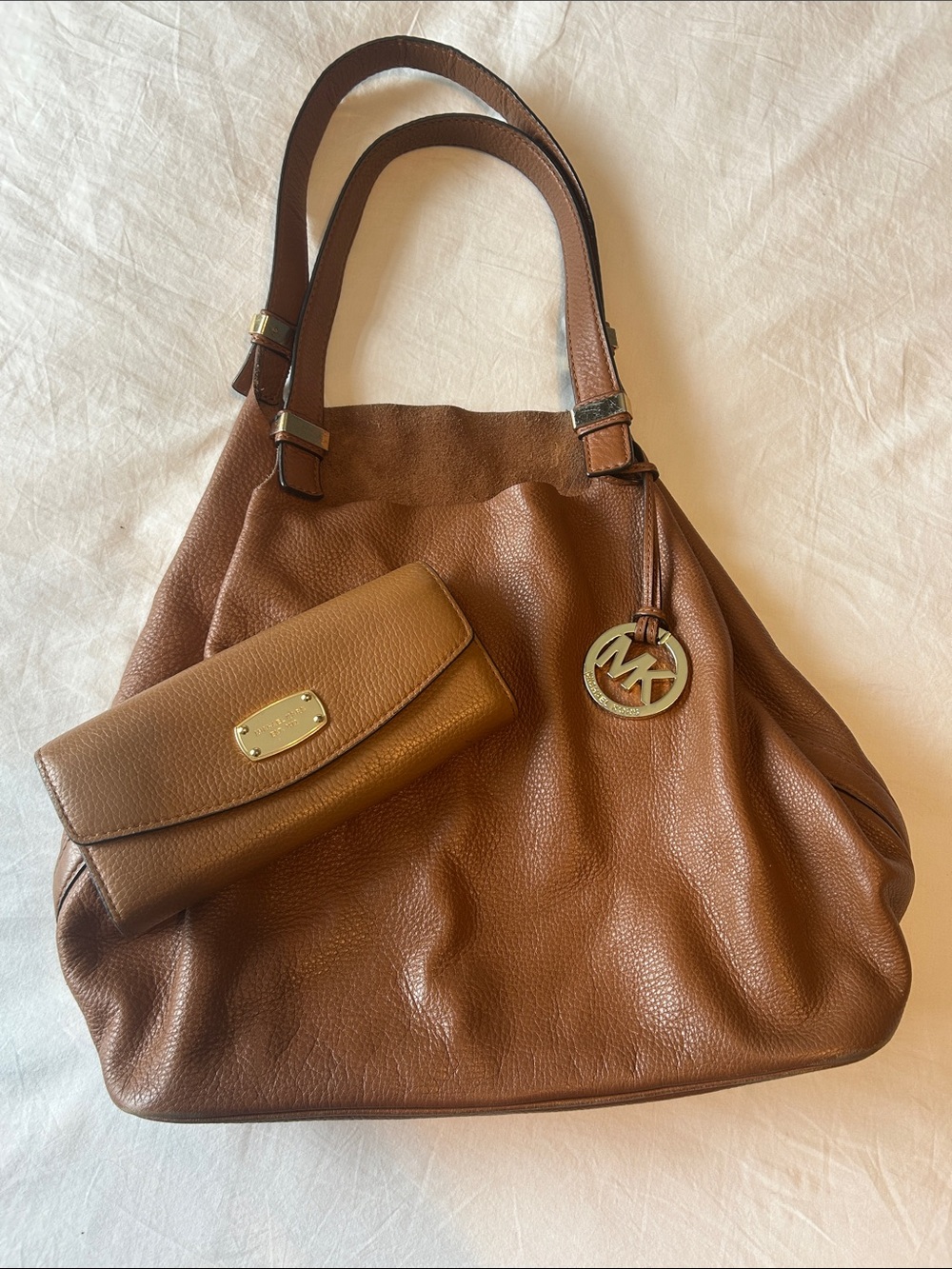 🚩MICHAEL KORS Leather Tote with Matching Wallet